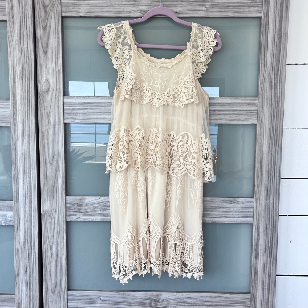 Elegant Cream Lace Dress
